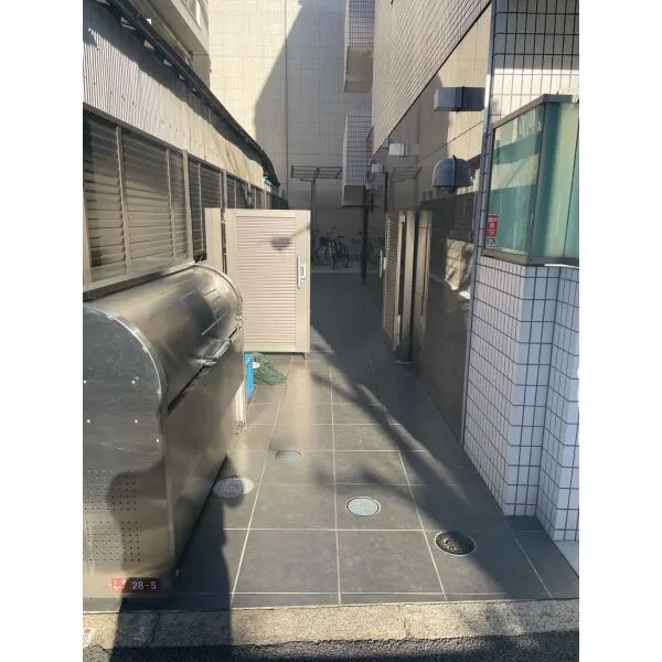 杉並区上荻4丁目 出入口アプローチ