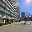 東京フロントコート メインエントランスまでのアプローチ