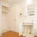 ライオンズマンション高円寺北 居室に洗面台がございます。