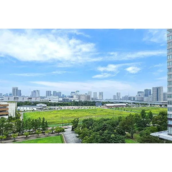 ブリリア有明スカイタワー 北西向きにつき都心のビル群を望みます。