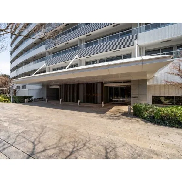 M.M.TOWERS FORESIS L棟 アプローチ