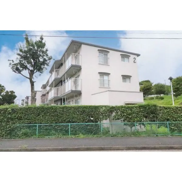 希望ヶ丘グリーンハイツ 徒歩5分圏内に小・中学校、徒歩10分圏内にスーパー、コンビニ等があり生活環境も整った地域です