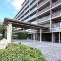 桜堤庭園フェイシア マンション入口