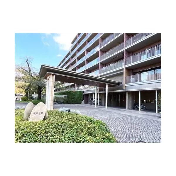 桜堤庭園フェイシア マンション入口