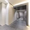 パークハウス中野アーバンス 柔らかな光で住まう方を迎え入れる共用廊下。