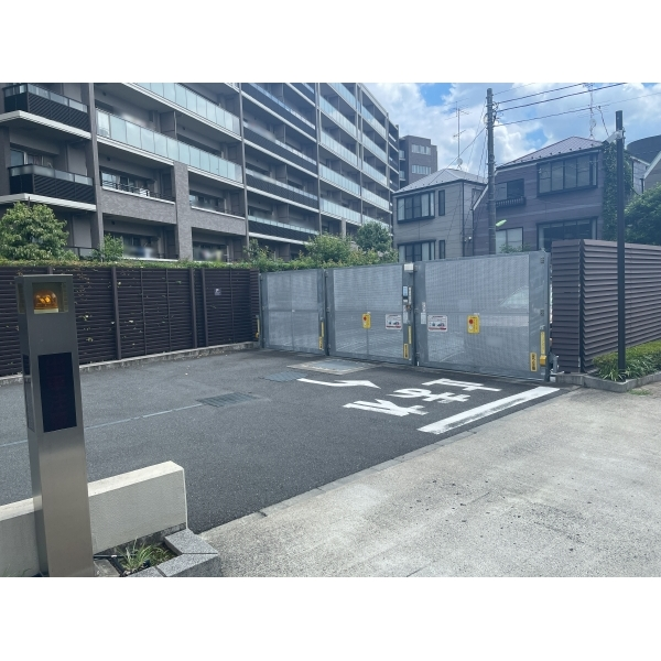 蘆花公園ザ・レジデンス　ブライトコート 駐車スペース