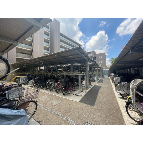 蘆花公園ザ・レジデンス　ブライトコート 駐輪場