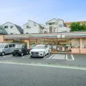 ル・アピカ成城 セブンイレブン世田谷成城8丁目店（コンビニ）まで約450m（徒歩6分）