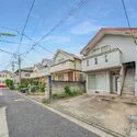 世田谷区下馬３丁目 現地（古家あり）：写真右の戸建