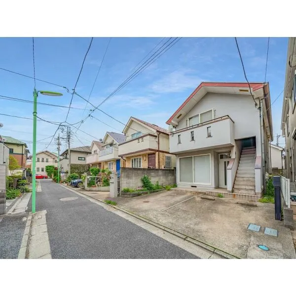 世田谷区下馬3丁目 現地(古家あり):写真右の戸建