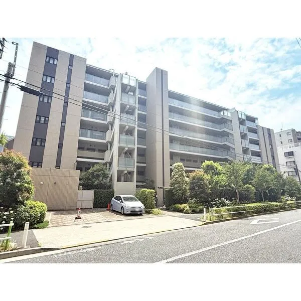 パークホームズ板橋蓮根一番街 都営三田線「西台」駅徒歩4分の好立地!池袋や新宿も、くらしの生活圏になりそうです。