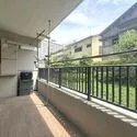 パークホームズ板橋蓮根一番街 バルコニーの奥行きはゆとりの1.7ｍ。穏やかな緑の景色が楽しめます。