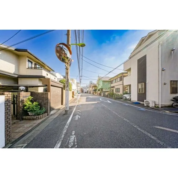 世田谷区上馬４丁目 前面道路(撮影年月：2026年10月)