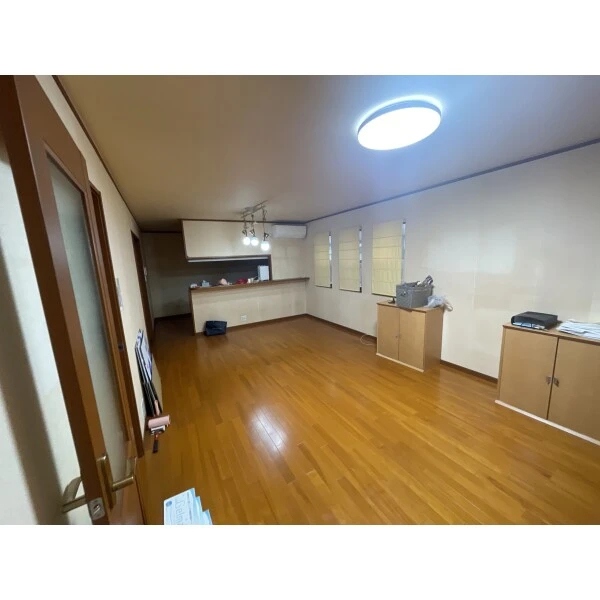 八幡市欽明台中央 リビング