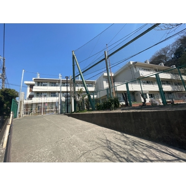 鎌倉市雪ノ下４丁目 鎌倉市立第二小学校（小学校）まで約540m（徒歩7分）