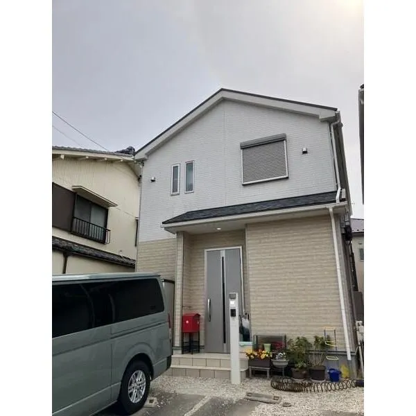 名古屋市西区平中町 ナチュラルであたたかみのあるカラーの外観が採用されています。開口部が多く、陽当り・通風良好です。