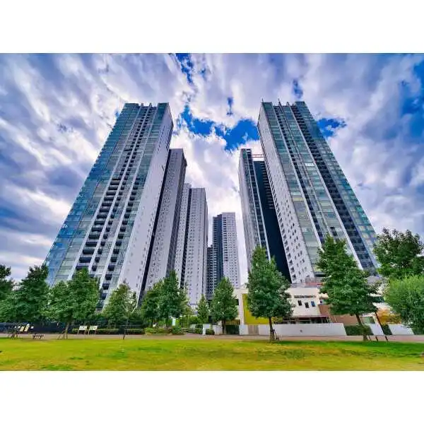 ワールドシティタワーズ　ブリーズタワー 外観