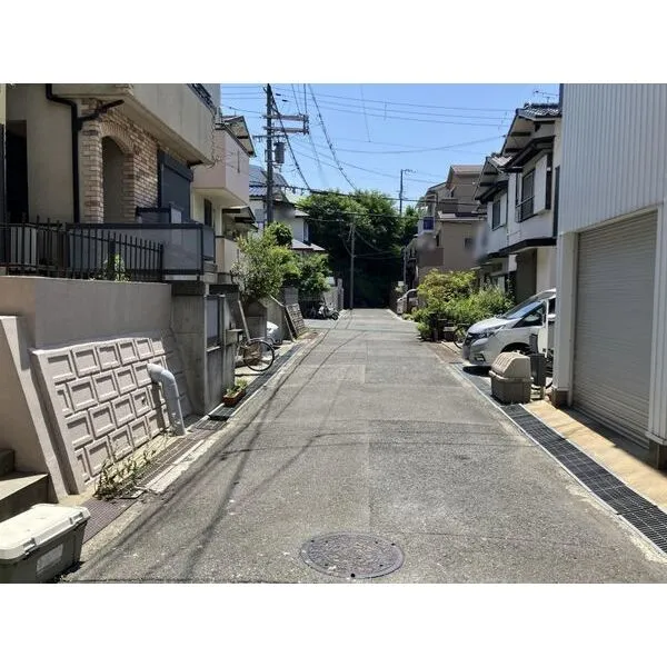 吹田市千里山西６丁目 東側前面道路（幅員約4.7ｍ）