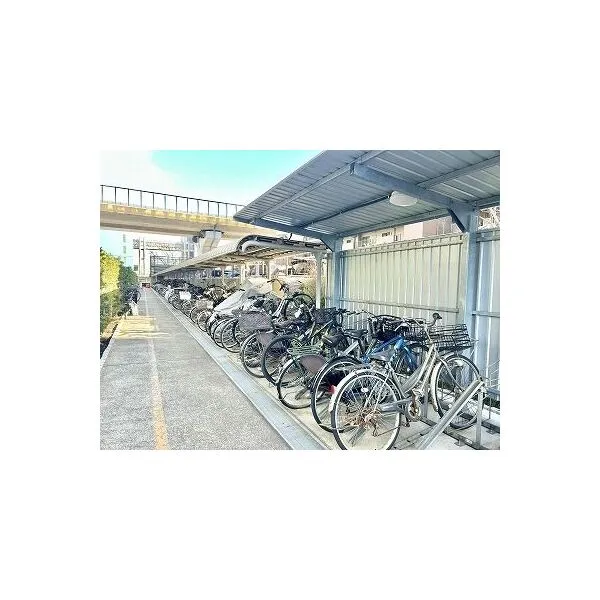 ベルパーク湘南茅ヶ崎D館 駐輪場空き有（1台まで無料、2台目以降300円）