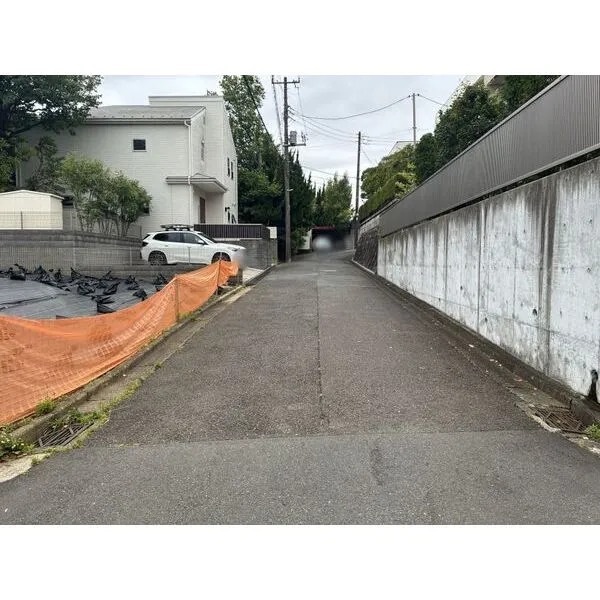 横浜市青葉区美しが丘3丁目 北東側前面道路