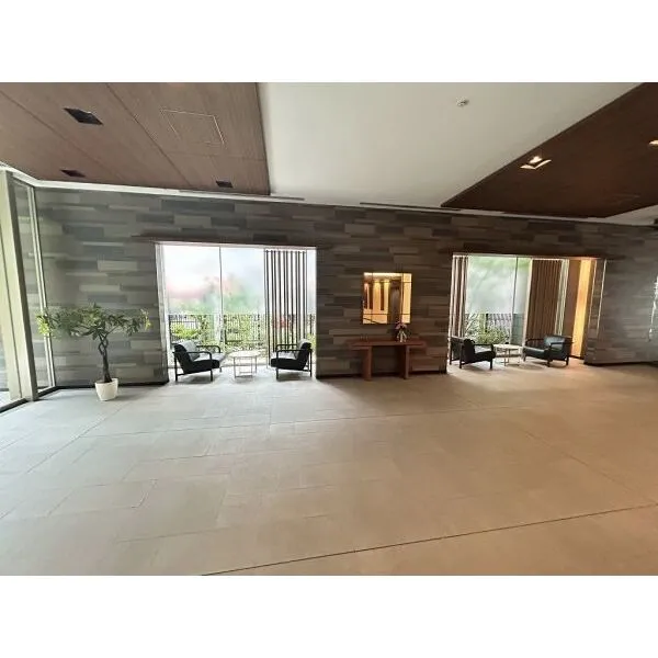 ルミナリータワー池袋 エントランスロビー