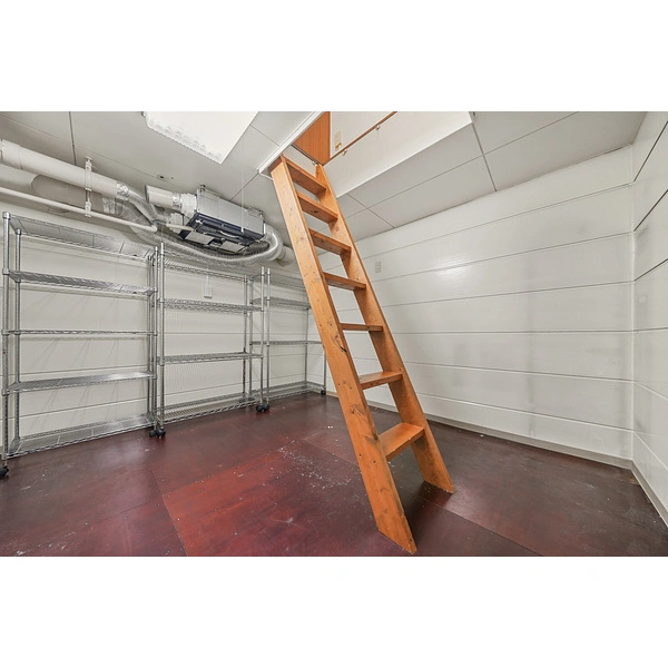 クレアール中央林間 地下室