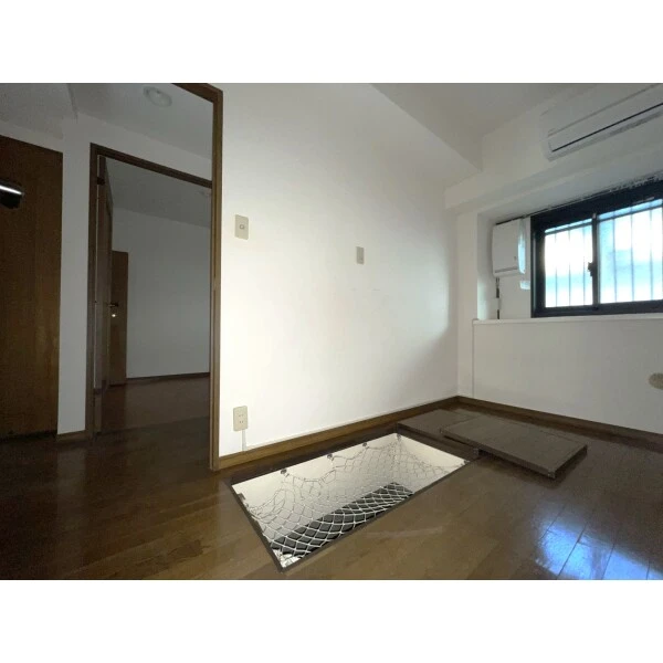 クレアール中央林間 地下室入口