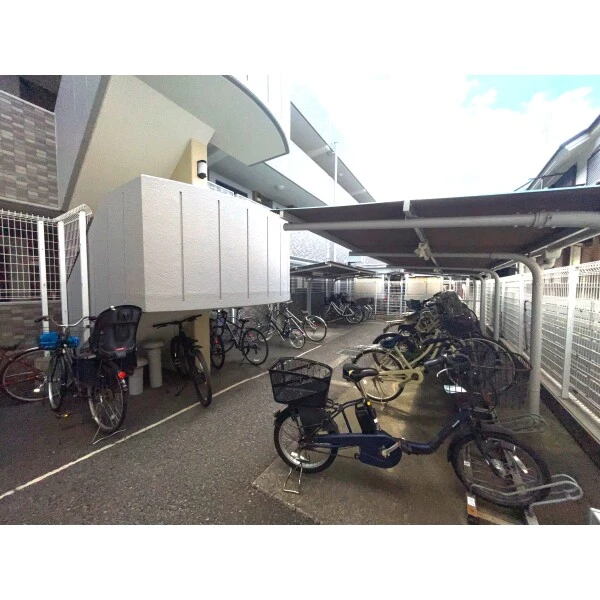 クレアール中央林間 駐輪場