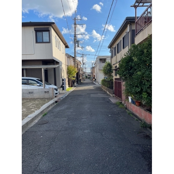 八尾市栄町2丁目 西側前面道路