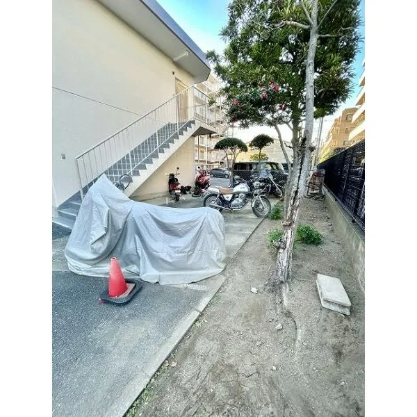 川口ハイデンス バイク置き場が8区画ございます。