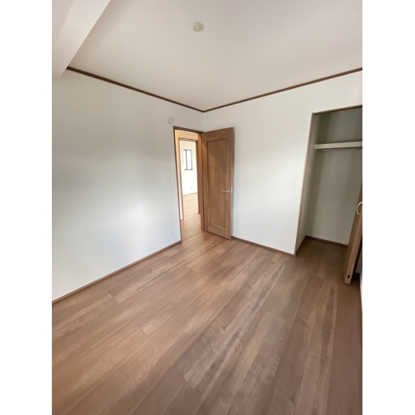 府中市栄町２丁目 洋室