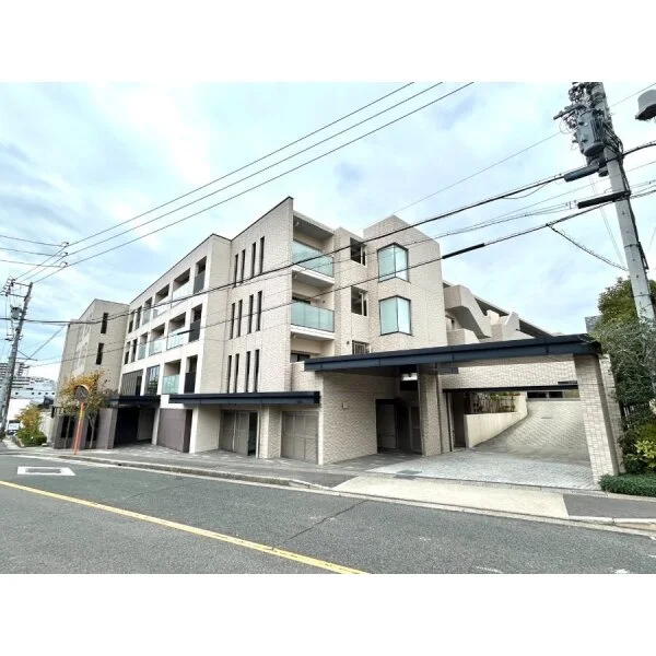 プレミスト亀の井ヒルズ