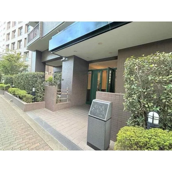 大宮大門パーク・ホームズ 居住者様を迎えるエントランス