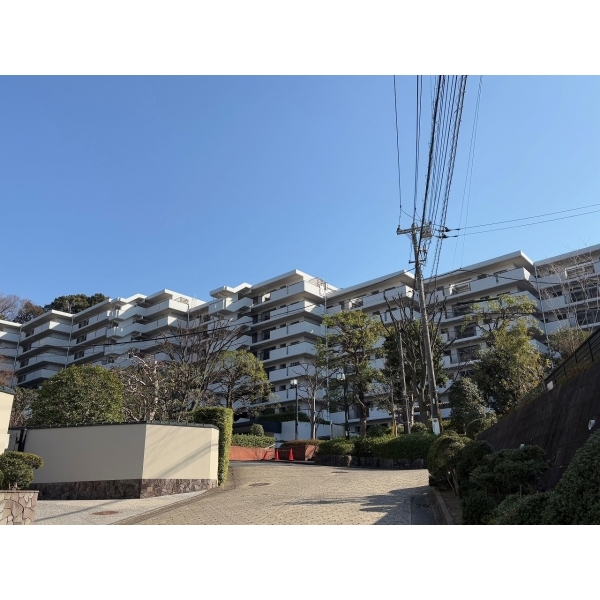 コンドミニアムヴェル大倉山 外観