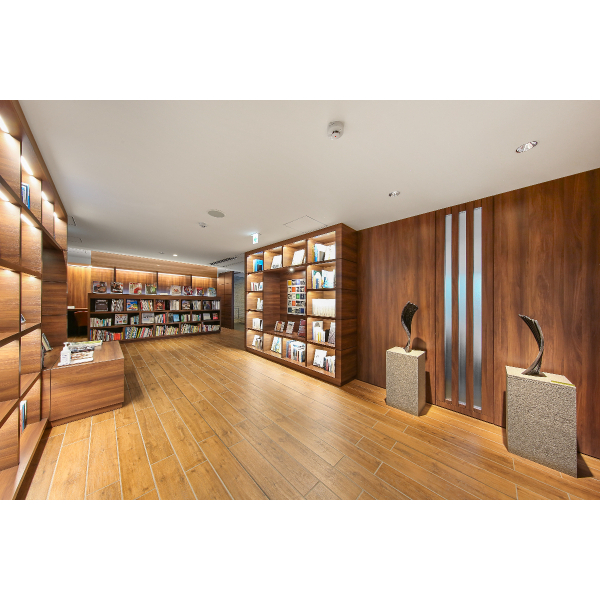 クラッシィハウス湘南藤沢 図書コーナー