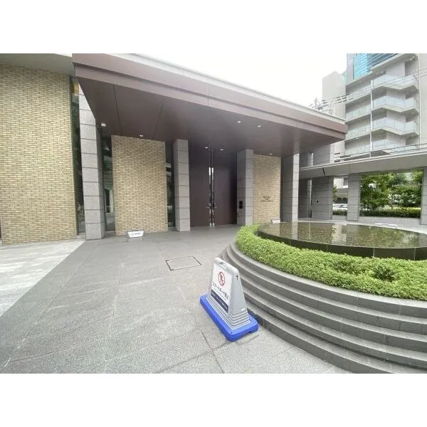 ブランズタワー梅田Ｎｏｒｔｈ エントランスです。