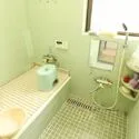 柏市増尾１丁目 1階浴室　大きな窓が特徴です