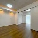 ダイナシティ高円寺 全居室フローリング仕様です。日々の掃除などのお手入れがしやすく、清潔な空間を保ちやすそうです。