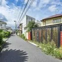 逗子市桜山１丁目 現地（古家あり）：写真右側