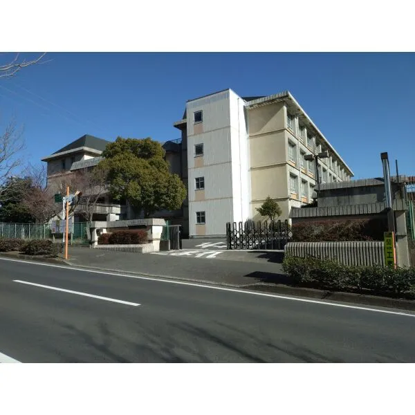 厚木市森の里3丁目 厚木市立森の里中学校(中学校)まで約680m(徒歩9分)