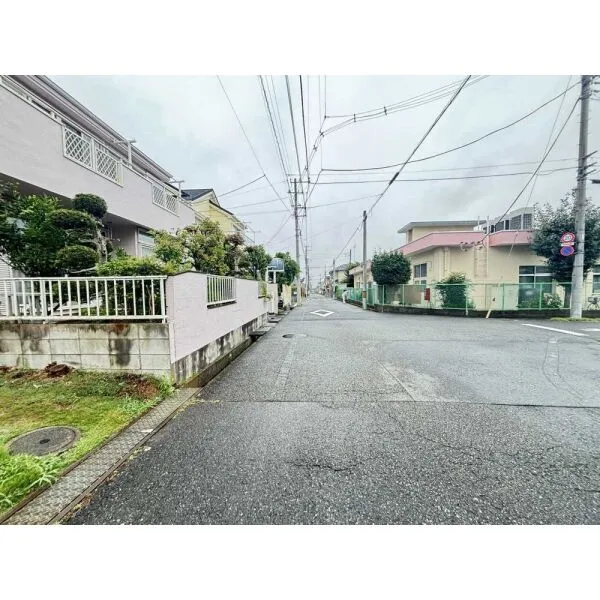 八王子市富士見町 前面道路(撮影年月：2026年08月)