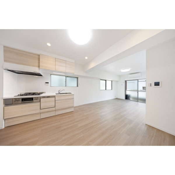 ニューハウス亀戸 LDK：2025年11月新規張替え（壁・天井クロス）