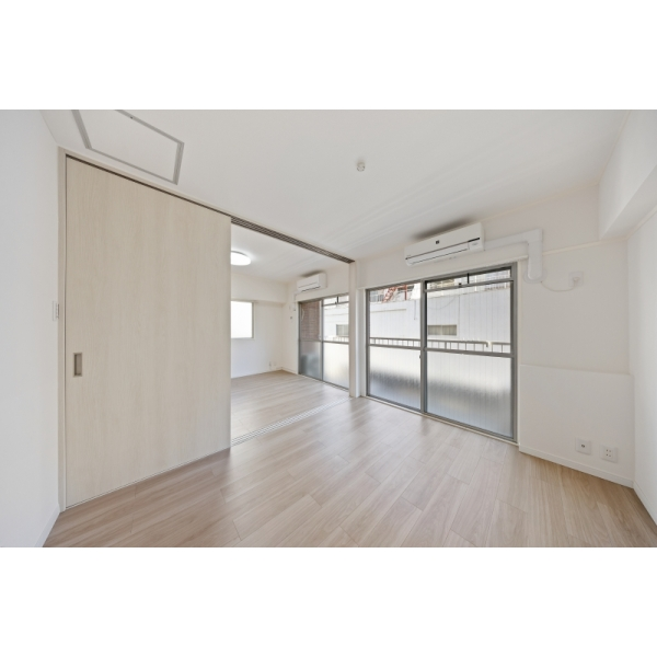 ニューハウス亀戸 洋室：2025年11月新規張替え（壁・天井クロス）