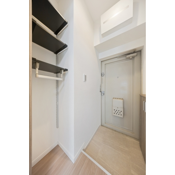 ニューハウス亀戸 玄関：2025年11月新規張替え（床材上張り）