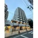 東急ドエルデュアルコート川口ウエストビュー SRC造、総戸数169戸のマンションです。マンション前は歩道が整備されており、安全に通行できます。