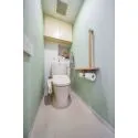 ライオンズステージ蒲田アクロスフォート 収納スペースがあるので、トイレットペーパーのストックや掃除用品を収納できます