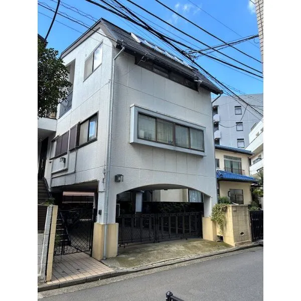 横浜市鶴見区豊岡町 建物約36坪のゆとりある4LDK！各所に豊富な収納と、約5.4mのワイドスパンキッチンが魅力。水回…