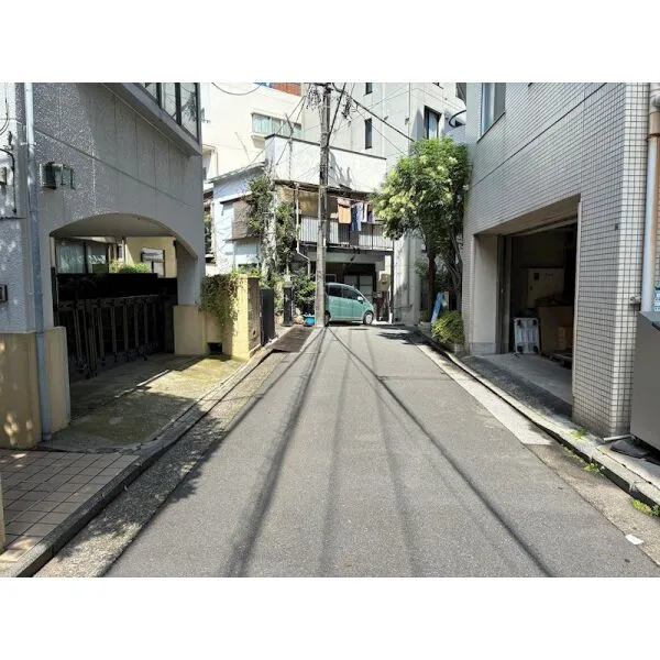 横浜市鶴見区豊岡町 鶴見駅からわずか徒歩5分という利便性の高い落ち着いた街並み。前面道路は整っており、敷地面積はゆ・・・