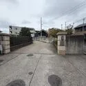 アデニウム菊名 現地外観を南側から撮影（景観は永続的に保証されるものではございません）