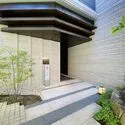 プレミスト赤坂翠嶺 赤坂の高台にふさわしい、重厚感あるエントランス
